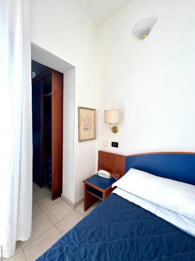Hotel B&B Montecarlo ミラノ・マリッティマ エクステリア 写真