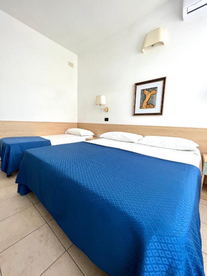 Hotel B&B Montecarlo ミラノ・マリッティマ エクステリア 写真