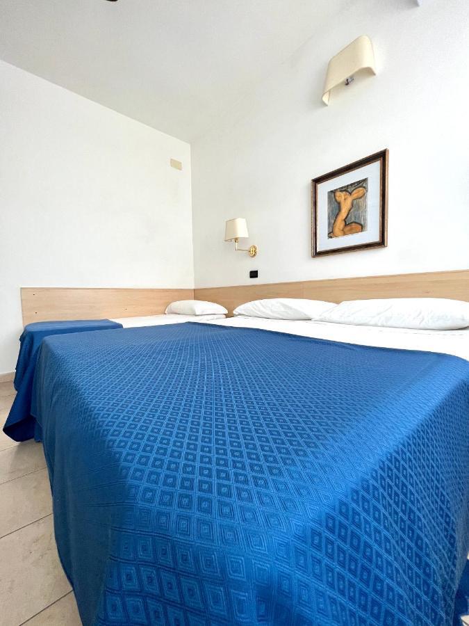 Hotel B&B Montecarlo ミラノ・マリッティマ エクステリア 写真