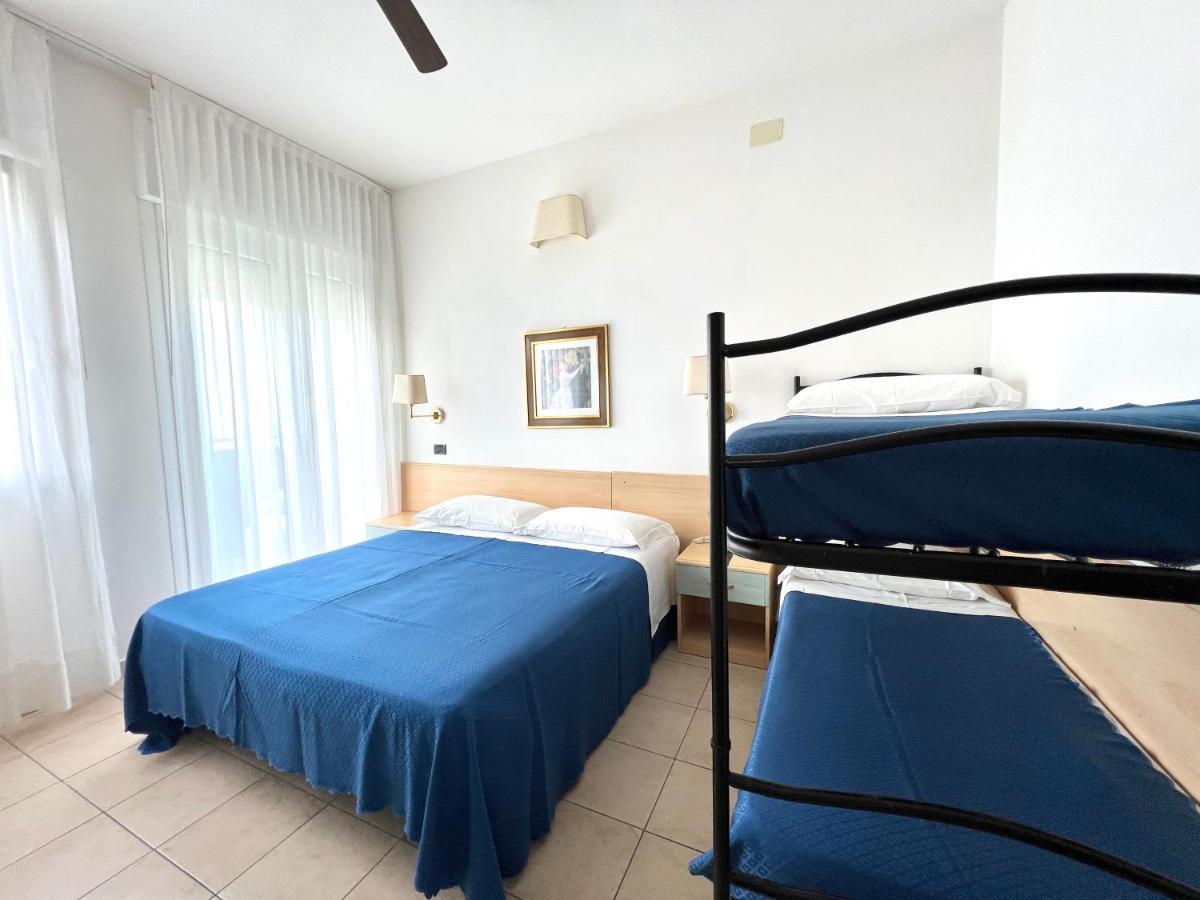Hotel B&B Montecarlo ミラノ・マリッティマ エクステリア 写真