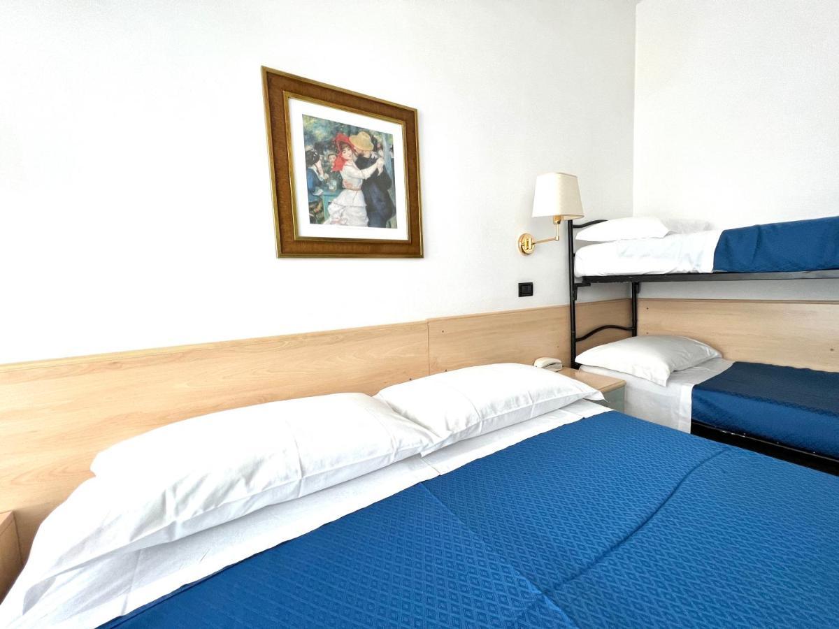 Hotel B&B Montecarlo ミラノ・マリッティマ エクステリア 写真