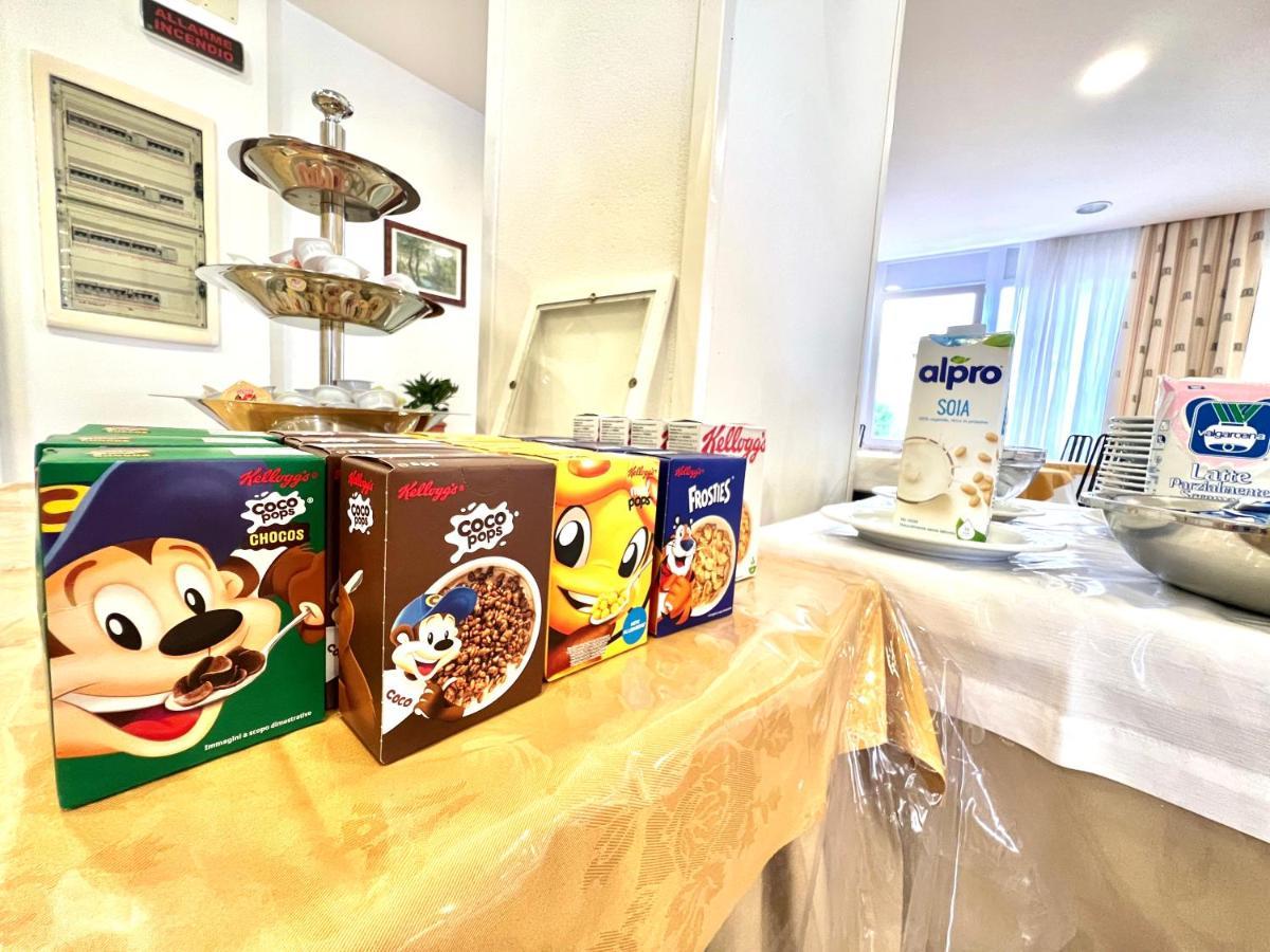 Hotel B&B Montecarlo ミラノ・マリッティマ エクステリア 写真
