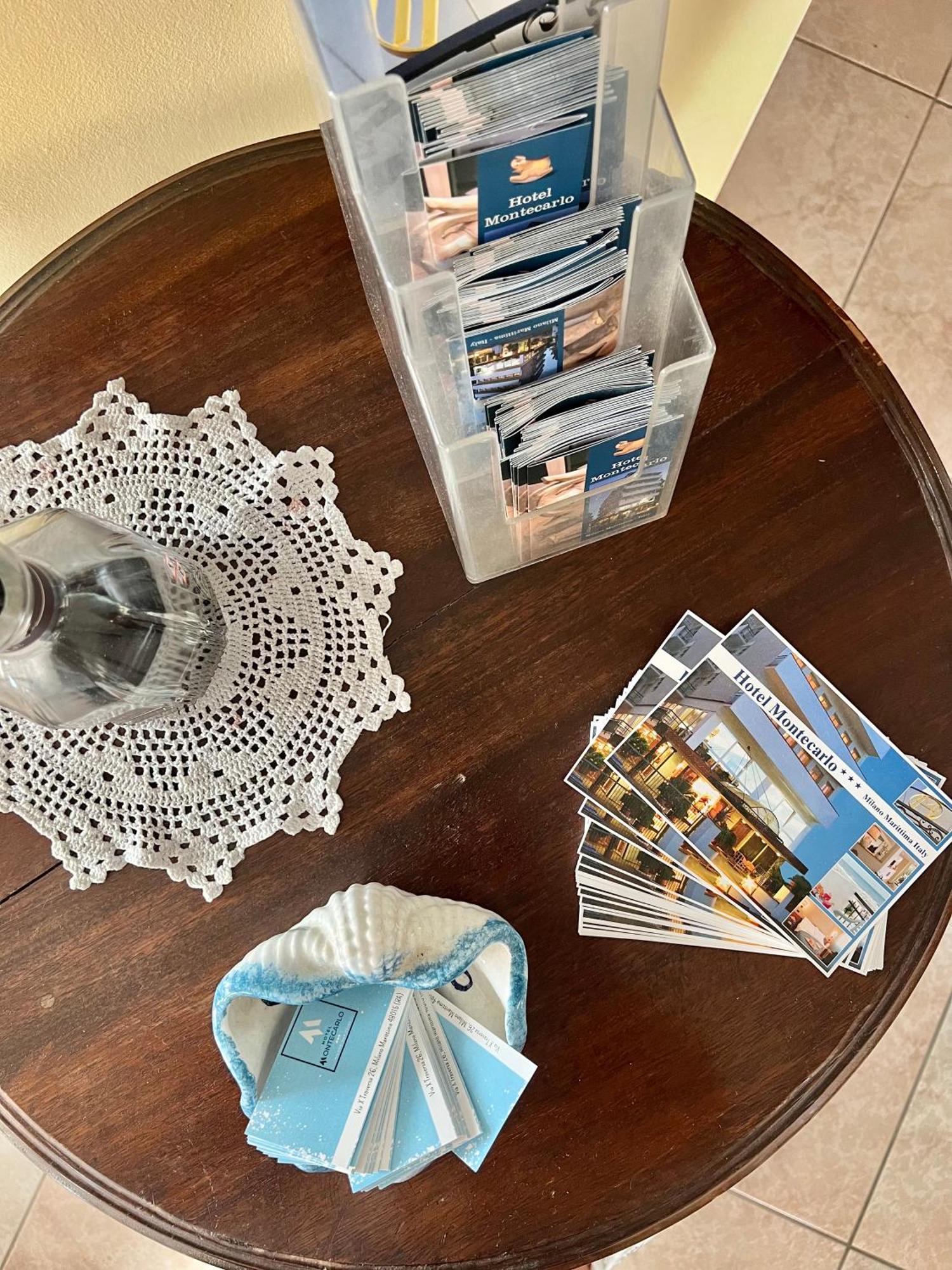 Hotel B&B Montecarlo ミラノ・マリッティマ エクステリア 写真